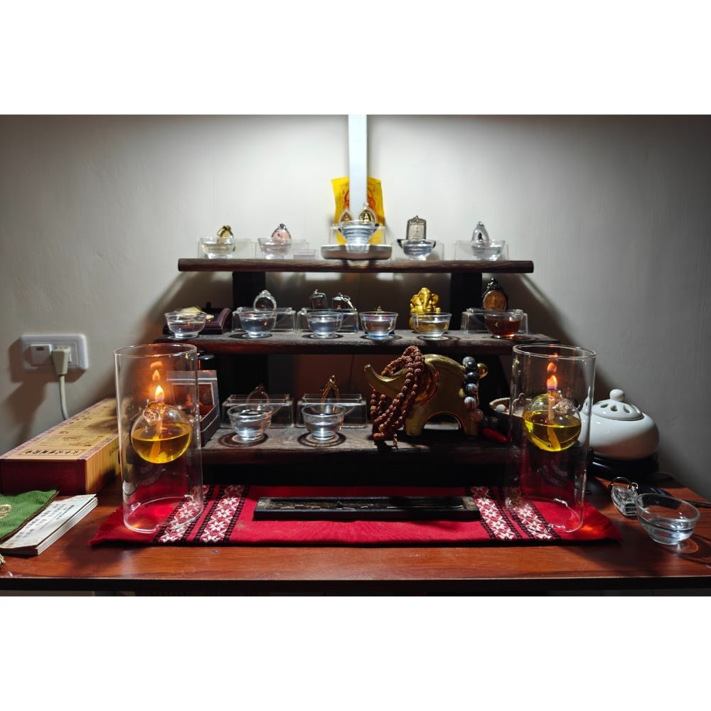 【現貨】搖曳露營風 圓筒玻璃油燈：日系復古氣氛燈、煤油燈、酒精燈。露營/居家裝飾 專用石蠟油/佛燈油/酥油 萬用燈座-細節圖2