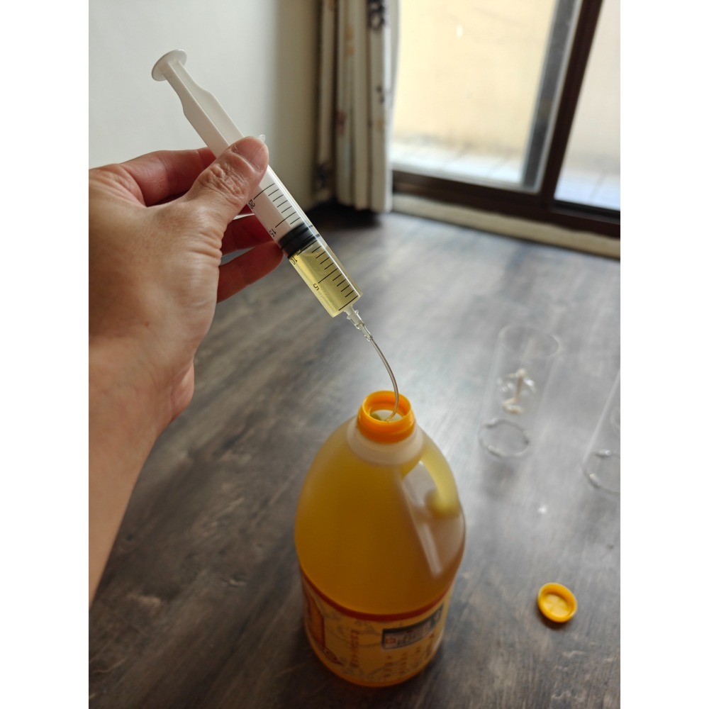 【現貨】搖曳露營風 圓筒玻璃油燈：日系復古氣氛燈、煤油燈、酒精燈。露營/居家裝飾 專用石蠟油/佛燈油/酥油 萬用燈座-細節圖4