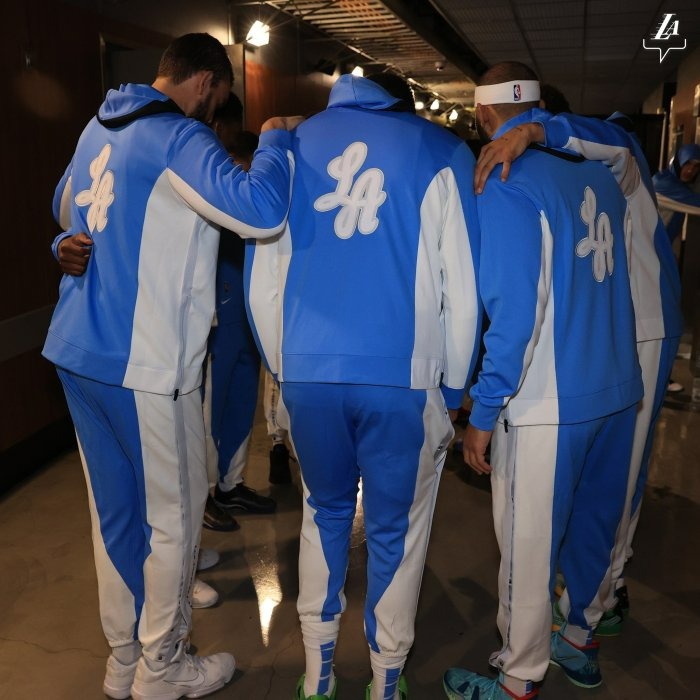 NIKE NBA LAKERS 湖人 連帽外套 北卡藍-細節圖2