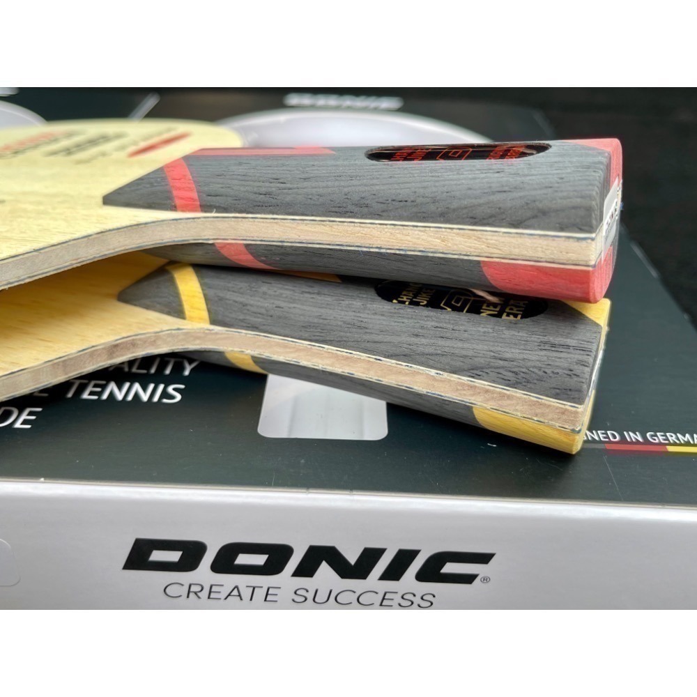 《桌球88》全新歐洲進口 Donic 張繼科 紅張 原創碳素 Original Carbon 黃張 新紀元 桌球拍-細節圖3