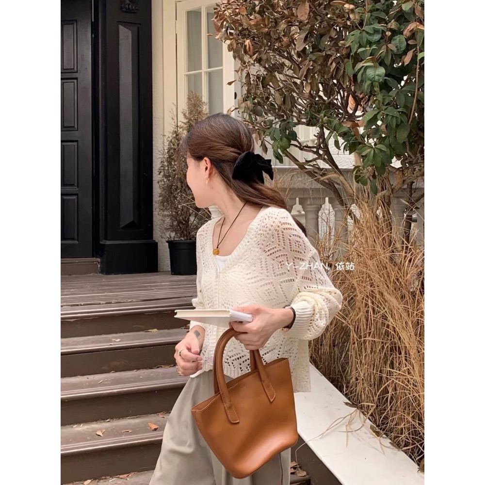 55p.cinereus ▷預購 鏤空針織排釦長袖上衣罩衫-細節圖8