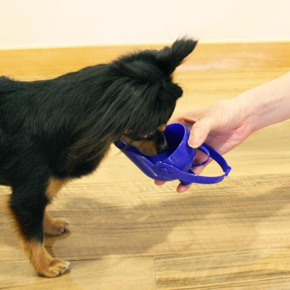 DoggyMan 寵物外出便利水壺頭 喝水沖洗兩用寶特瓶蓋 附提把 狗狗散步必備 貓咪飲水杯 禮貌清洗器 日本製造-細節圖3