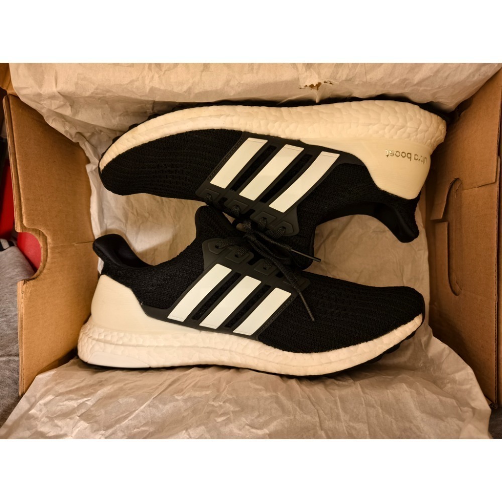 二手近全新 adidas 慢跑鞋 UltraBOOST 4.0 AQ0062 US10-細節圖2