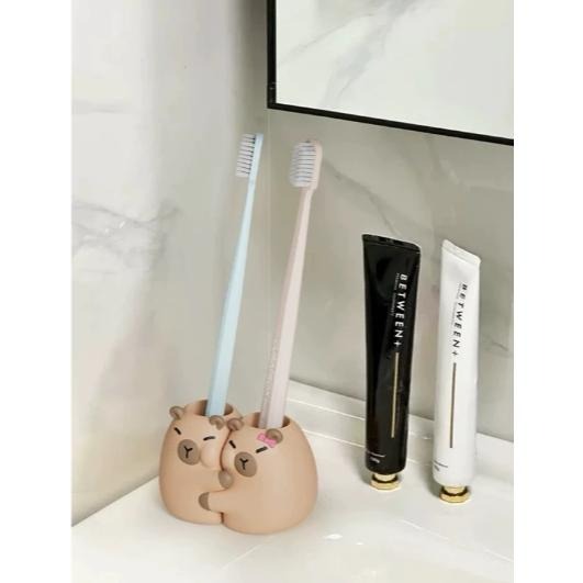 《胖胖ㄉ狗狗》*現貨*卡皮巴拉站立式牙刷架 居家生活 居家用品 居家裝飾 牙刷置物架 洗手台 情侶 可愛 洗漱用品-細節圖2