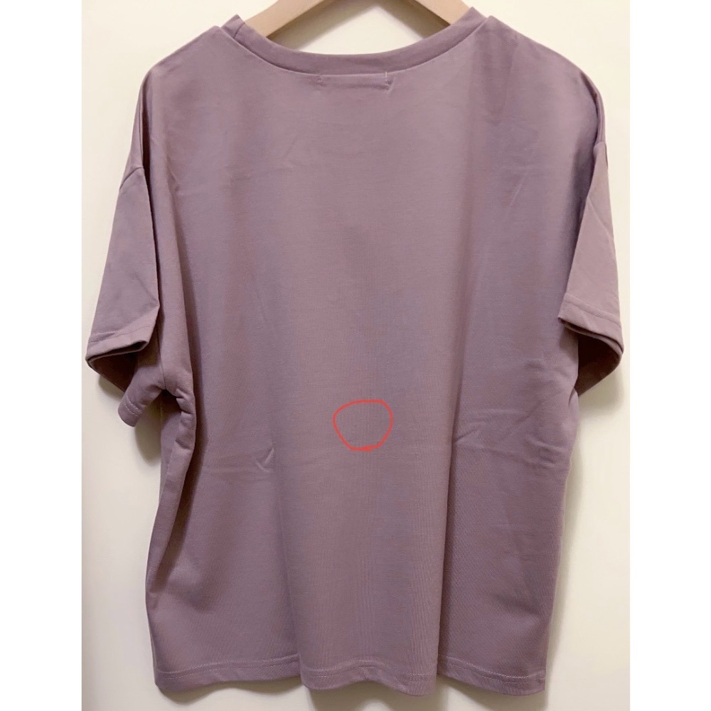 🌟GRL 現貨 瑕疵出清 淡紫色短袖英文Ｔ恤  F 全新正品 日牌 日貨 日本品牌 代購 短袖 T恤 字母T 紫-細節圖3