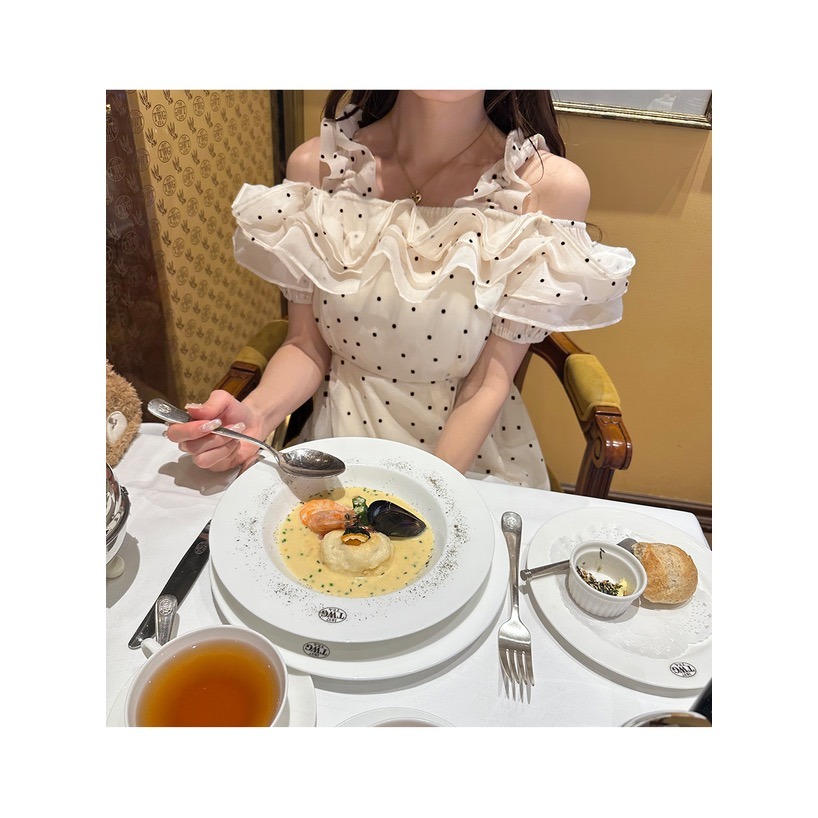 🌟【現貨】GRL 點點荷葉邊露肩傘狀長洋裝 全新 正品 日牌 日貨 日本品牌 代購 洋裝 連身裙 點點 露肩-細節圖3
