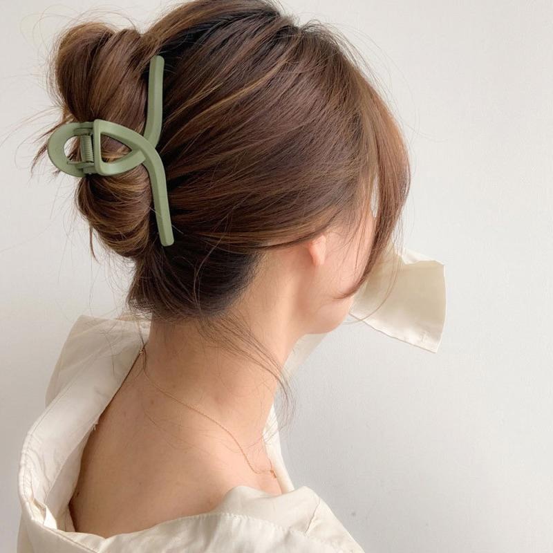 June💫韓版氣質交叉抓夾 磨砂質感 韓版搭配 台灣現貨供應🇹🇼 鯊魚夾 多色可選 抓力強 髮夾抓夾鯊魚夾-細節圖11