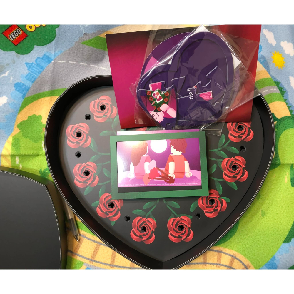 內不含任何積木，尺寸大，請單獨下標【睿睿小舖】樂高 LEGO 積木 紙製品 樂高情人節禮盒 紙製品 如圖。-細節圖2
