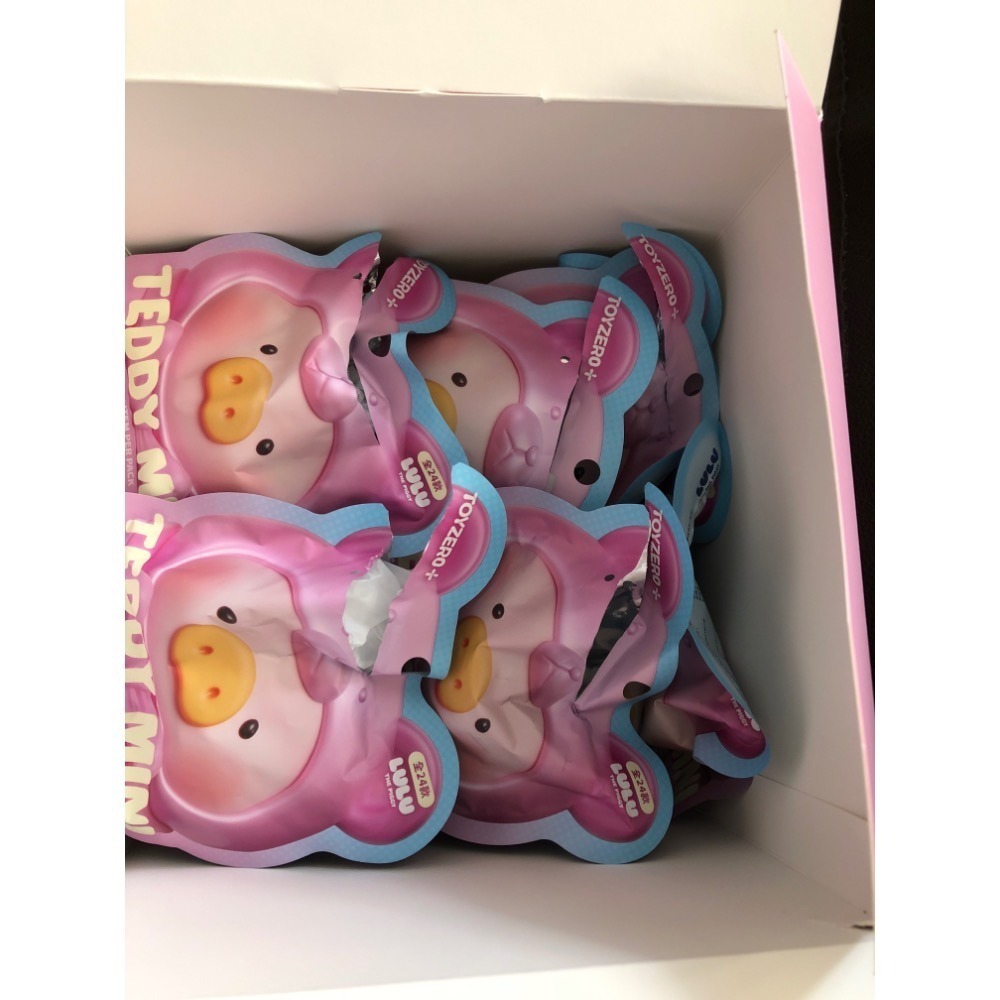 已拆袋確認【睿睿小舖】罐頭豬 Lulu 豬 泰迪 萌粒 小豬 坐姿 一 代 迷你 9 個一組 如圖 。-細節圖2