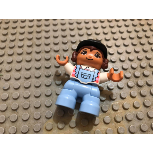 棒球帽【點點小豆】LEGO 樂高積木 DUPLO 得寶 人偶 花邊 淺藍吊帶褲 小女生 一個 全新 如圖！