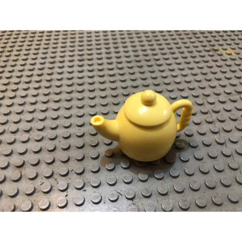 《《小不點私藏舖》》LEGO 樂高 積木 duplo 得寶 零件 淺黃色 茶壺 水壺 全新 一個 如圖！