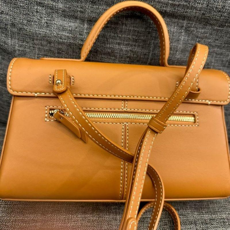 【全新】CAFUNE stance wallet chestnut 肩背包-細節圖2