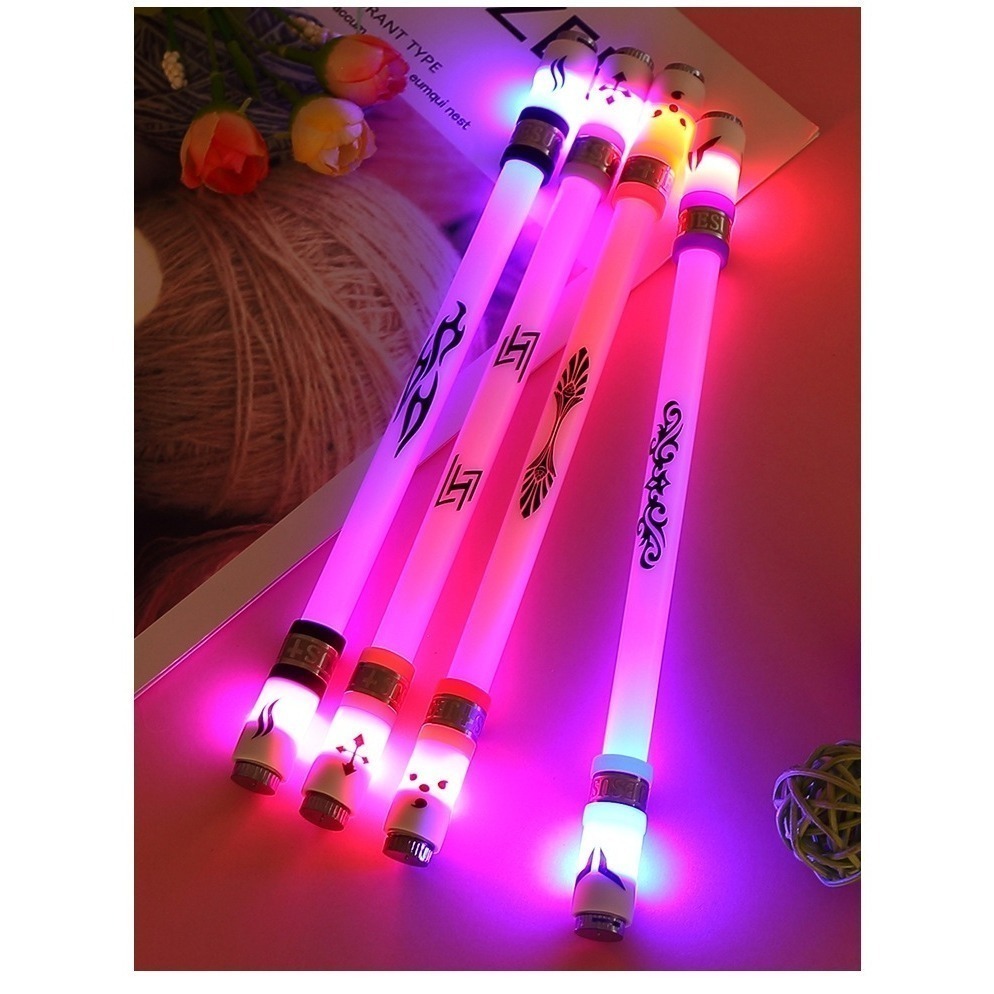 【台灣24H出貨E20發光筆買1送1】E20發光轉轉筆 抖音火爆 轉筆 磨砂筆桿 耐摔 螢光轉筆 電子發光 交換禮物 筆-細節圖2