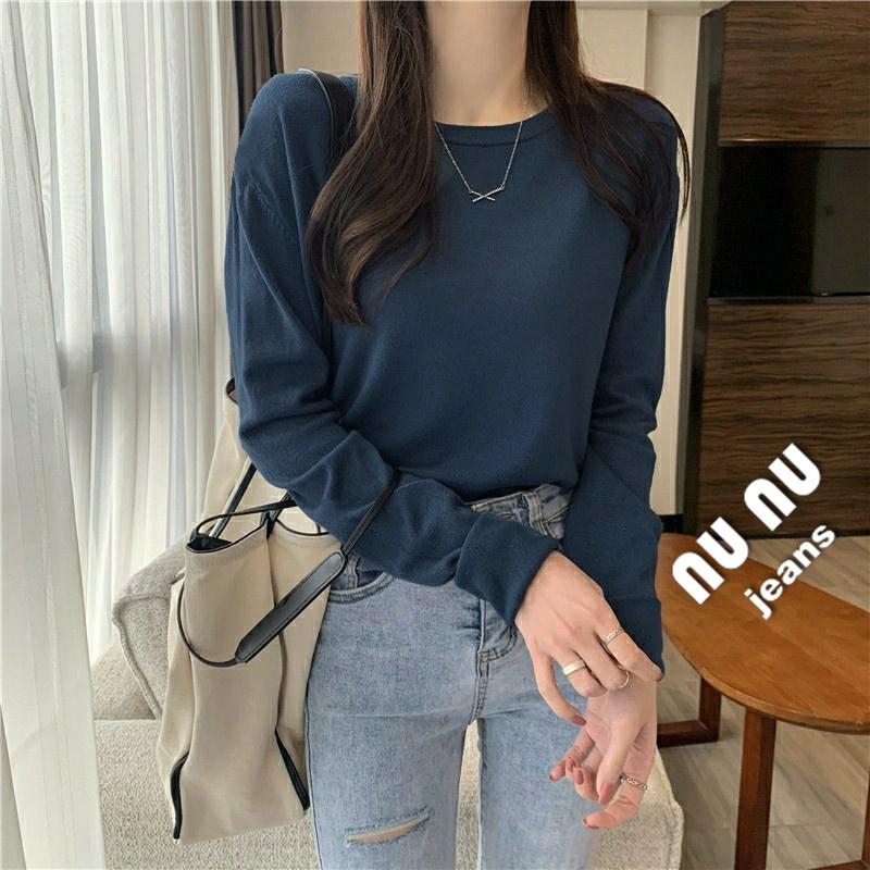 5色/韓妞必備/簡約/素色/微磨毛 /百搭/長袖 t恤/女長袖素t/秋冬/女生上衣/ 圓領t恤/大學t/素t/棉T-細節圖4