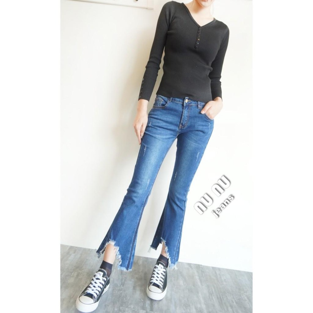 側邊超顯瘦線條喇叭褲 褲管倒V刷破抓鬚造型NN.036-609-細節圖2