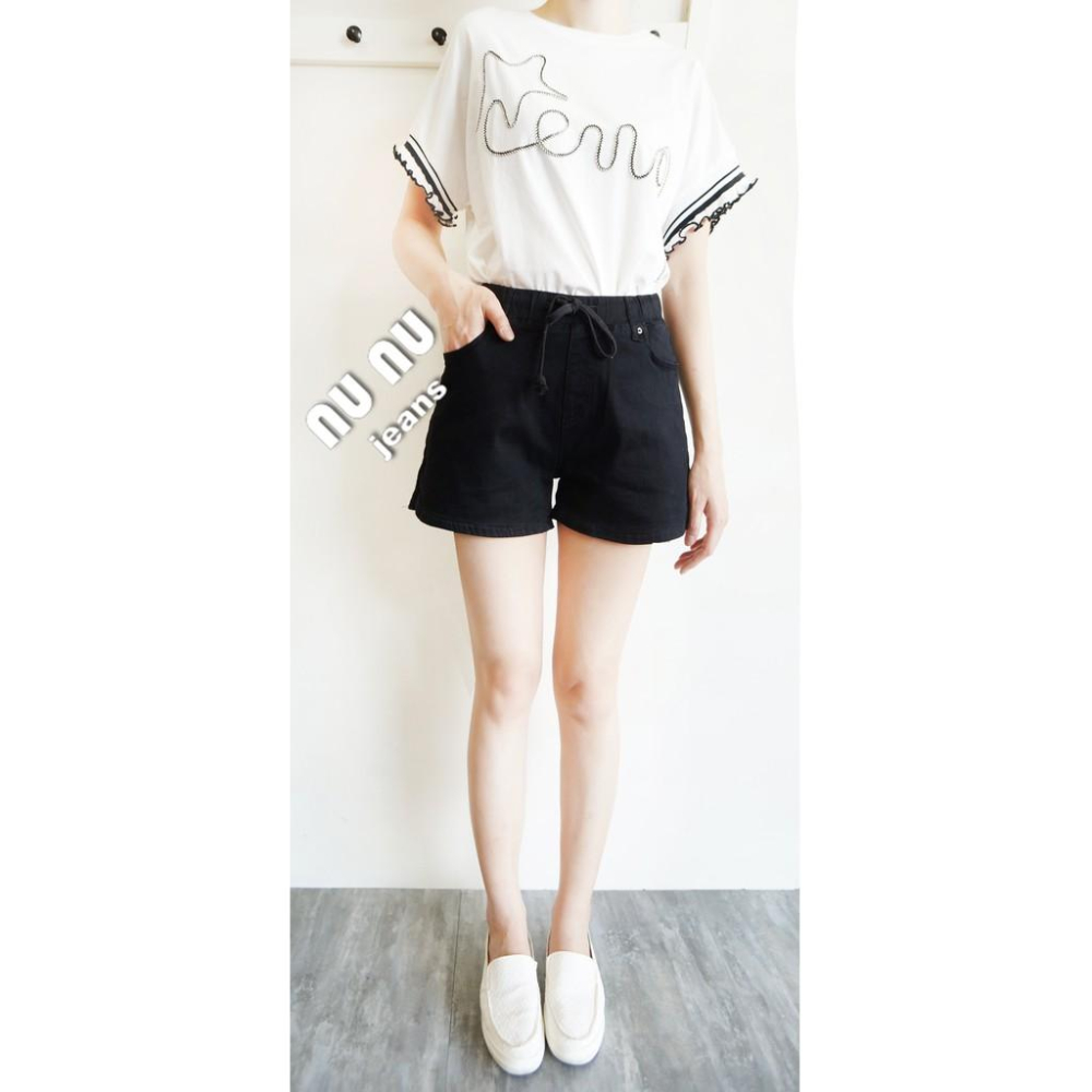 2色超彈 顯瘦鬆緊帶 抽繩 休閒短褲A字褲管側倒V剪裁 素色 熱褲 素面 白色 黑色短褲  褲子 NN.792.656-細節圖2