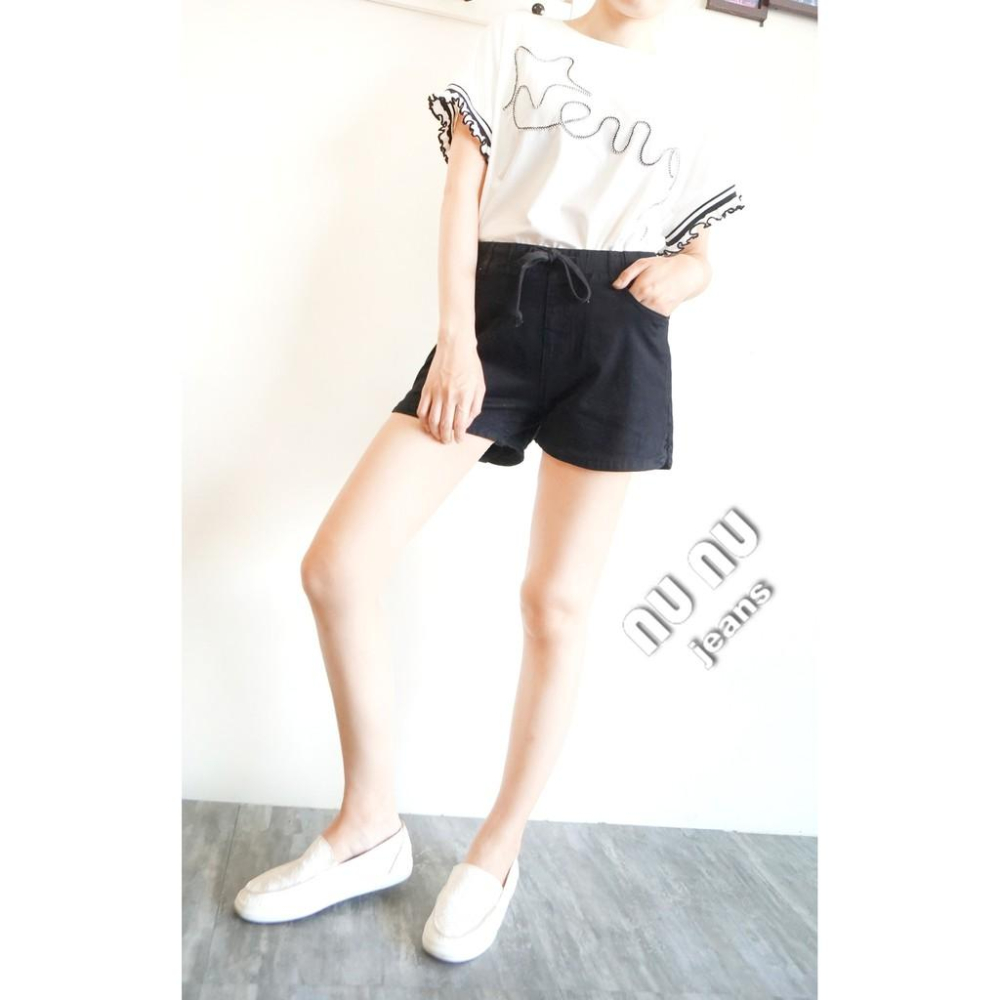 2色超彈 顯瘦鬆緊帶 抽繩 休閒短褲A字褲管側倒V剪裁 素色 熱褲 素面 白色 黑色短褲  褲子 NN.792.656-細節圖8
