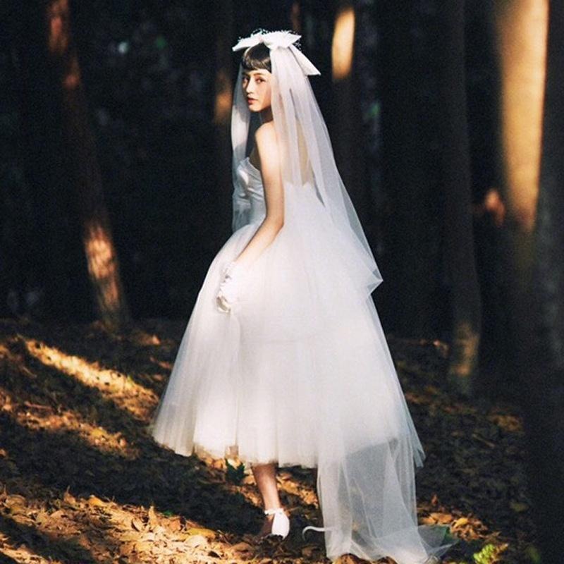 旗艦店輕婚紗法式緞面超仙簡約赫本短款顯瘦森系旅拍小個子白色出門紗-細節圖5