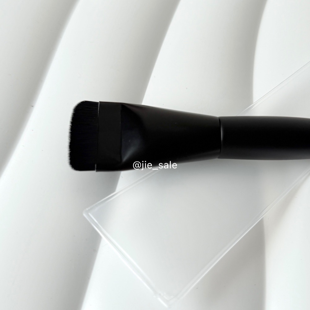 【現貨】LANCÔME 持妝粉底一字刷-細節圖2