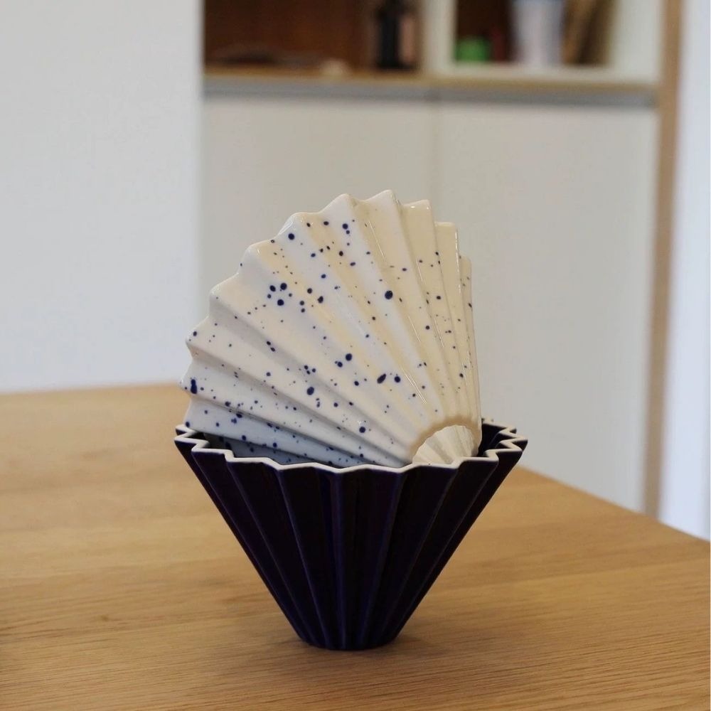 【聚元堂】藍彩摺紙濾杯｜職人手沖神器 手沖濾杯 陶瓷濾杯含底座 重量輕 工藝細緻 全陶瓷好清洗-細節圖7