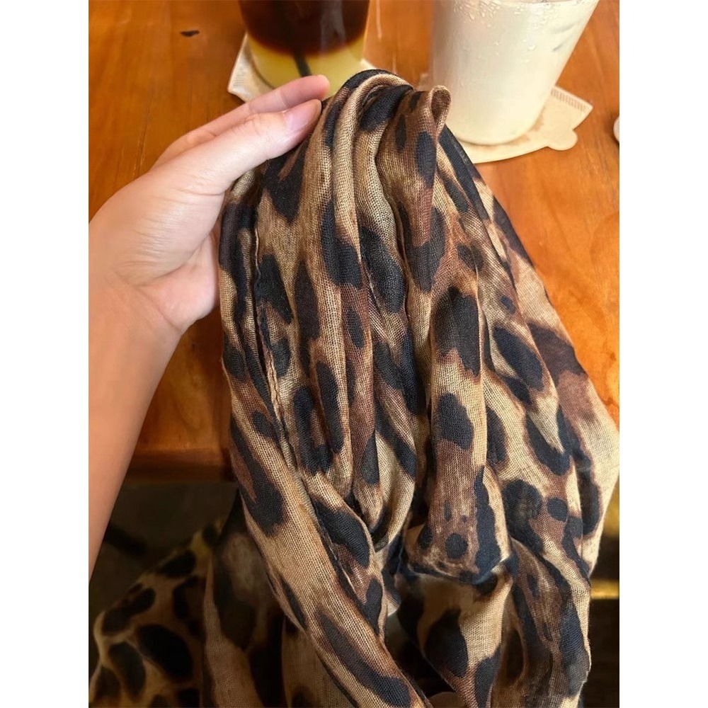 ✈️現貨-//穿搭選品//豹紋絲巾披巾-細節圖2