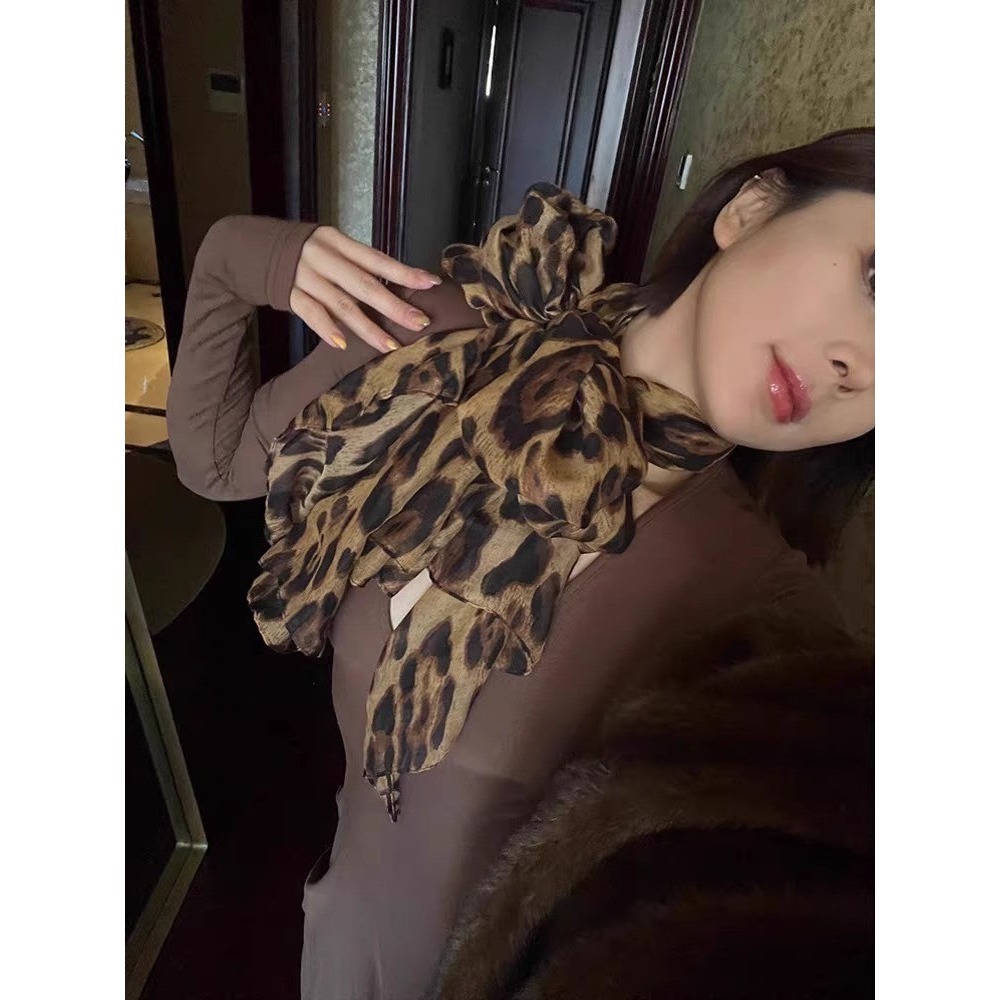 ✈️現貨-//穿搭選品//豹紋絲巾披巾-細節圖4