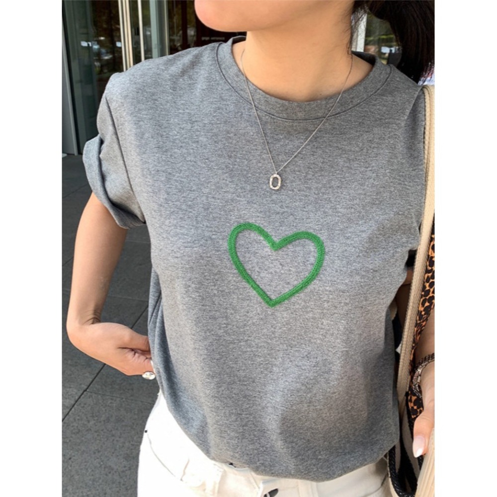 ✈️白現貨-//HOO家//刺繡愛心後英字短袖T恤~6.10-細節圖7