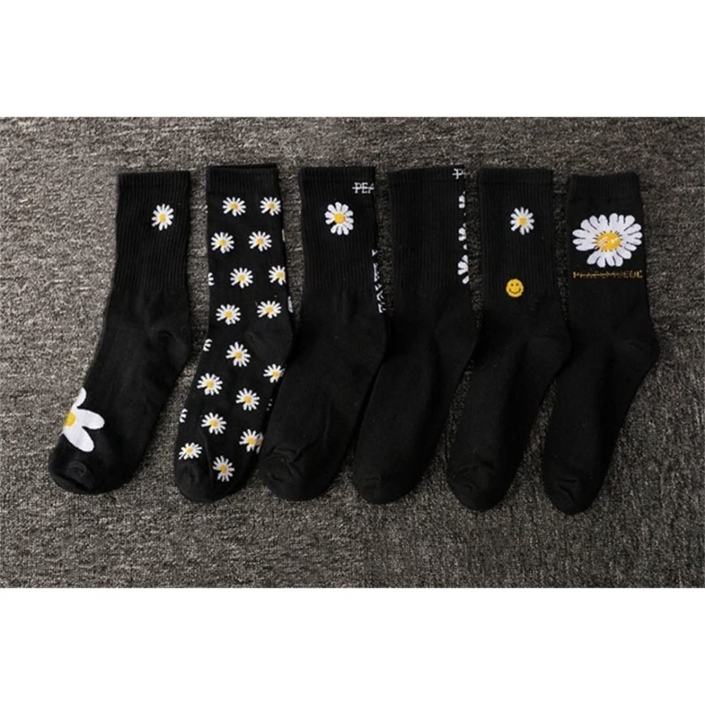 ✈️現貨-//穿搭選品// 小雛菊刺繡拼色感中筒襪（6入一組）-細節圖2