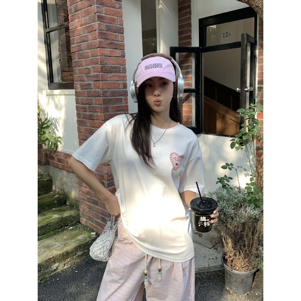 ✈️白現貨1-插畫感滿版短袖Tee~8.31-細節圖2