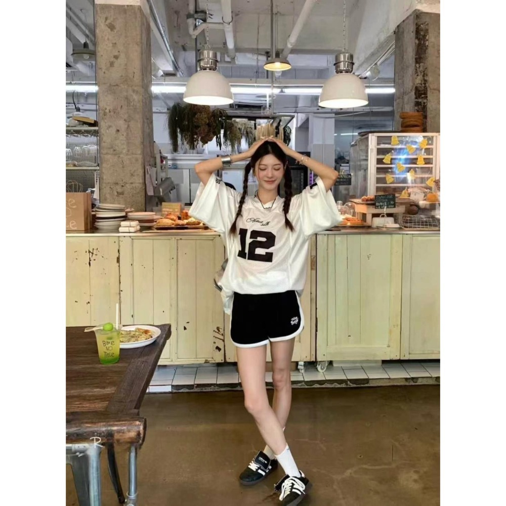 ✈️現貨-//WGWE家//撞色星星美式運動風12號印花Tee~9.1-細節圖3