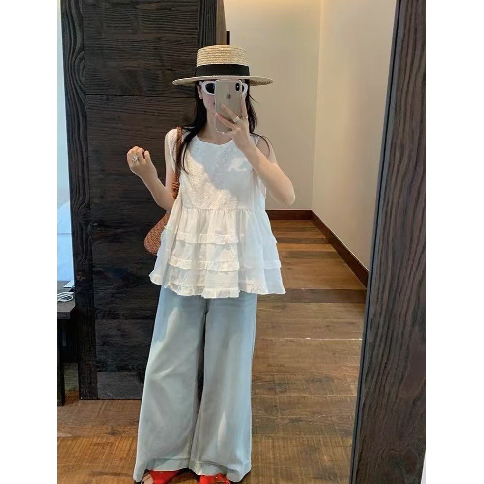 ✈️現貨-//Bella家 // 花朵刺繡減齡背心小衫~9.15-細節圖3