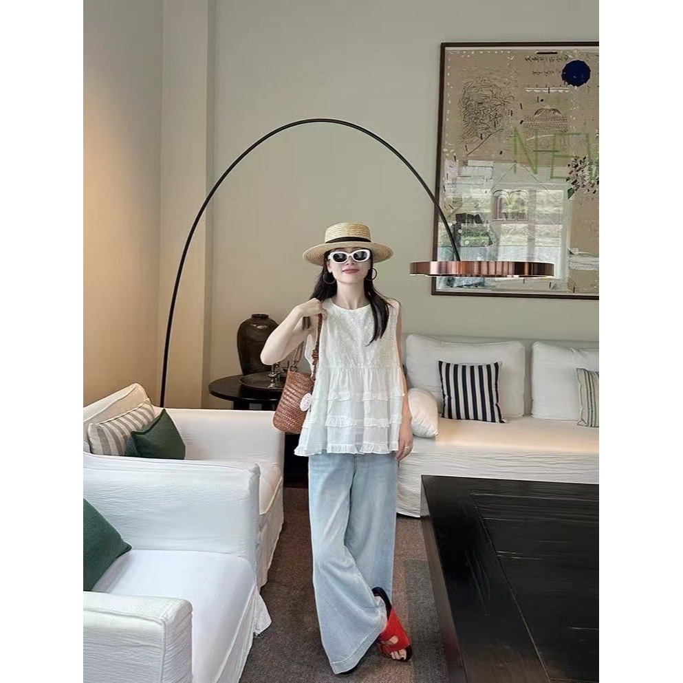 ✈️現貨-//Bella家 // 花朵刺繡減齡背心小衫~9.15-細節圖5