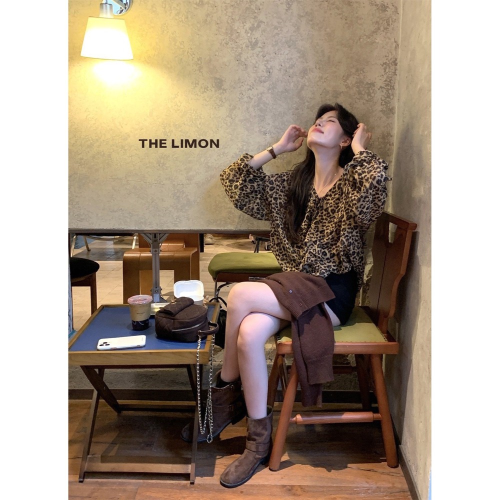 ✈️現貨-//檸檬家🍋//豹紋雪紡V領上衣~11.5-細節圖2