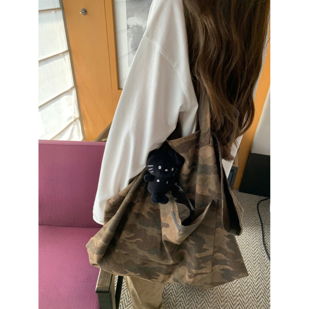 ✈️預購-//穿搭選品// 迷彩大托特包~1.20-細節圖3