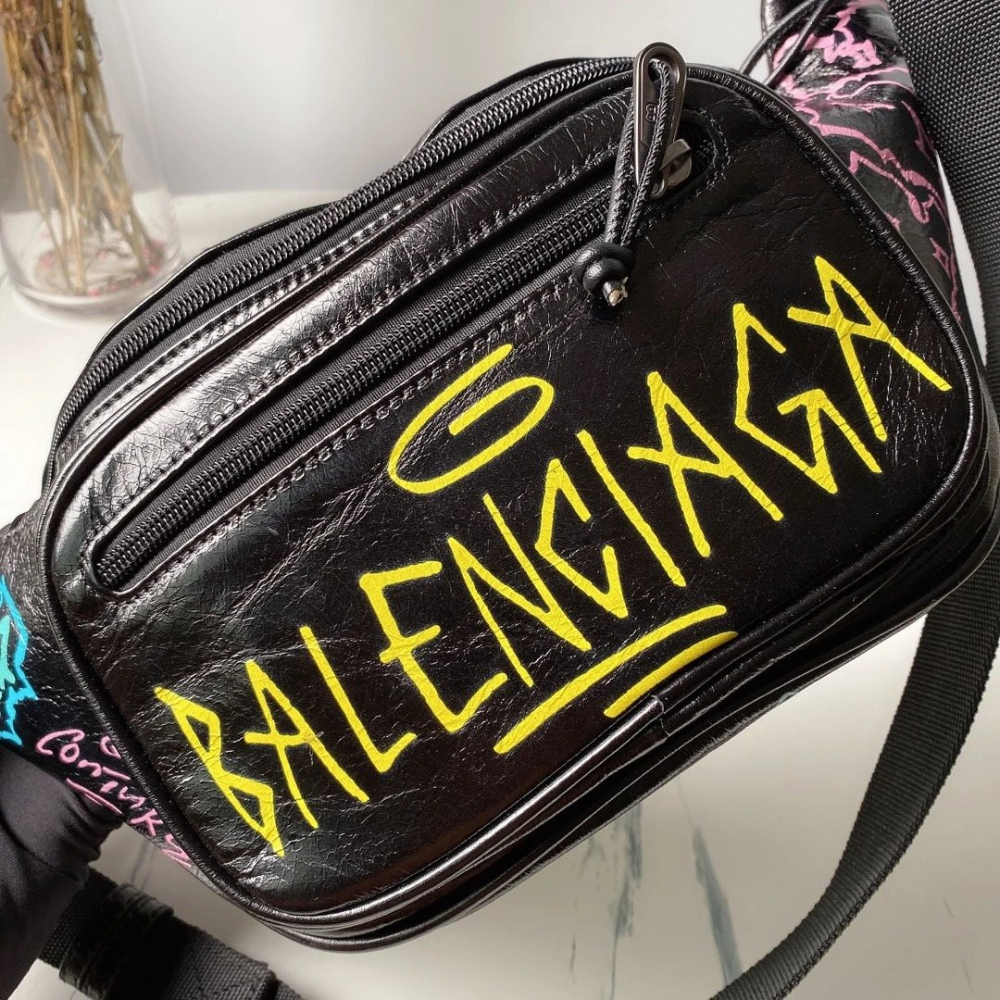 巴黎世家胸包 BALENCIAGA包包 真皮包包 塗鴉黑色皮質包包 男生胸包 女生腰包 情侶包包 時尚休閒包 運動包-細節圖4