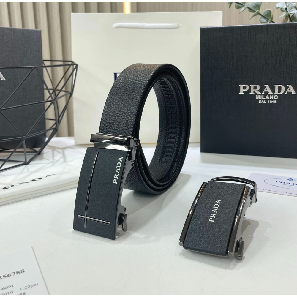 普拉達腰帶 PRADA腰帶 雙扣腰帶 自動扣腰帶 黑色皮質腰帶 男生皮帶 荔枝紋牛皮腰帶 商務通勤腰帶 高級感時尚休閒腰-細節圖4