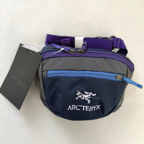 ARC＇TERYX包包 始祖鳥背包 男女通用款斜背包 戶外登山背包 2L胸包 新品紫藍拼色胸包 男生胸包 女生小背包