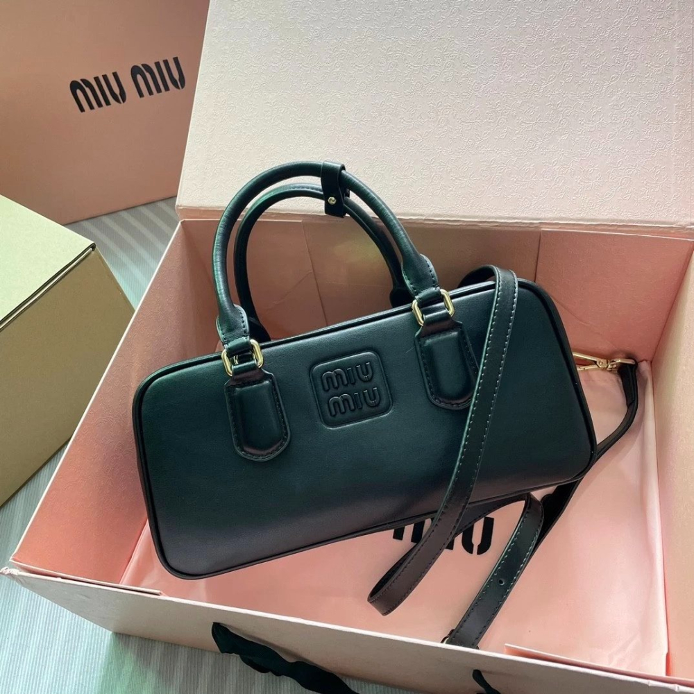 女生包包 miumiu女包 5BB148 新品波士頓包 保齡球包 手提袋 單肩包 側背包 斜背包 女士背包 橫款斜背包-細節圖9