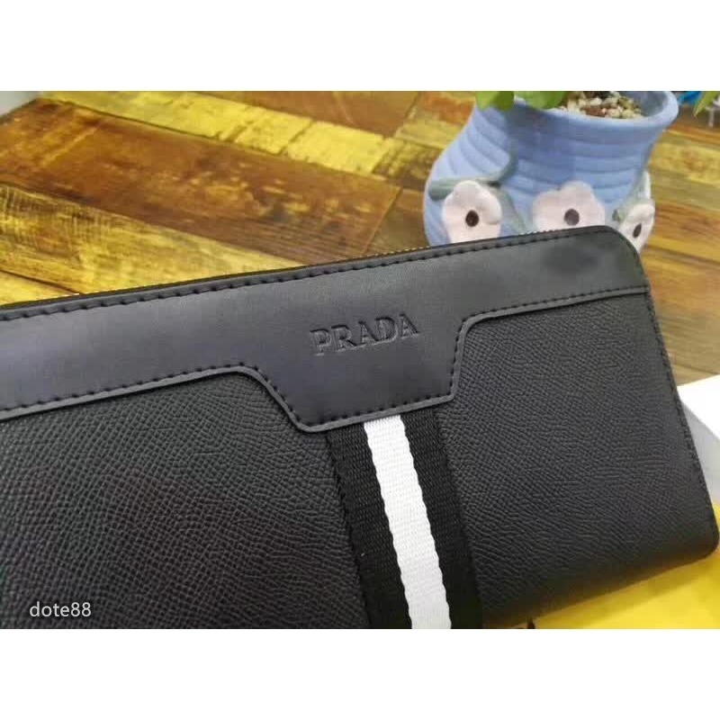 普拉達Prada新款頭層皮拼接式男士手包拉鍊設計輕鬆放入手機時尚實用-細節圖3
