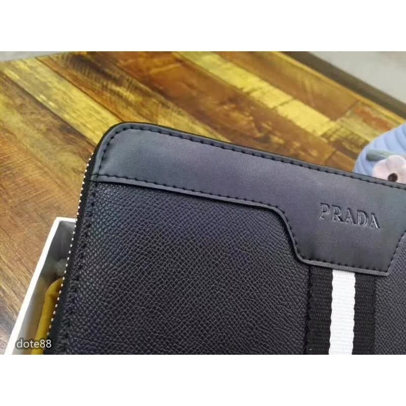 普拉達Prada新款頭層皮拼接式男士手包拉鍊設計輕鬆放入手機時尚實用-細節圖5