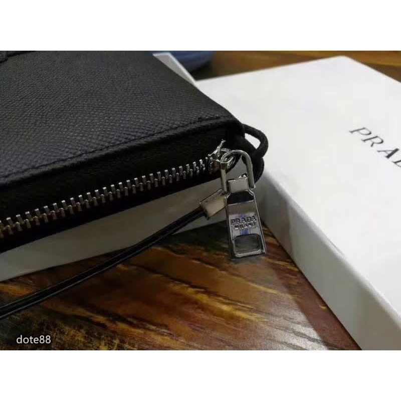普拉達Prada新款頭層皮拼接式男士手包拉鍊設計輕鬆放入手機時尚實用-細節圖6