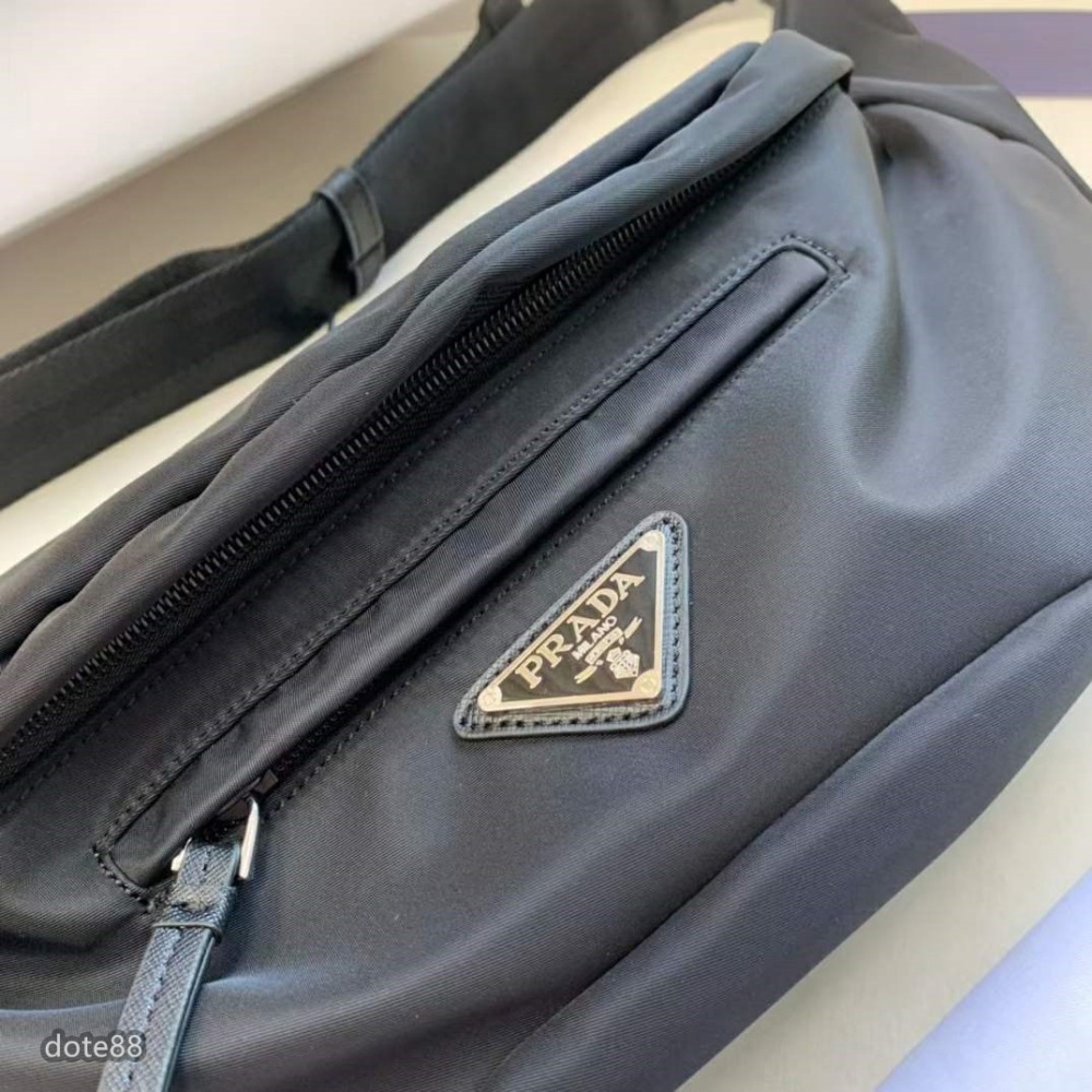 普拉達Prada三角標非常簡單實用腰包街頭風和復古風特別搭大容量-細節圖2