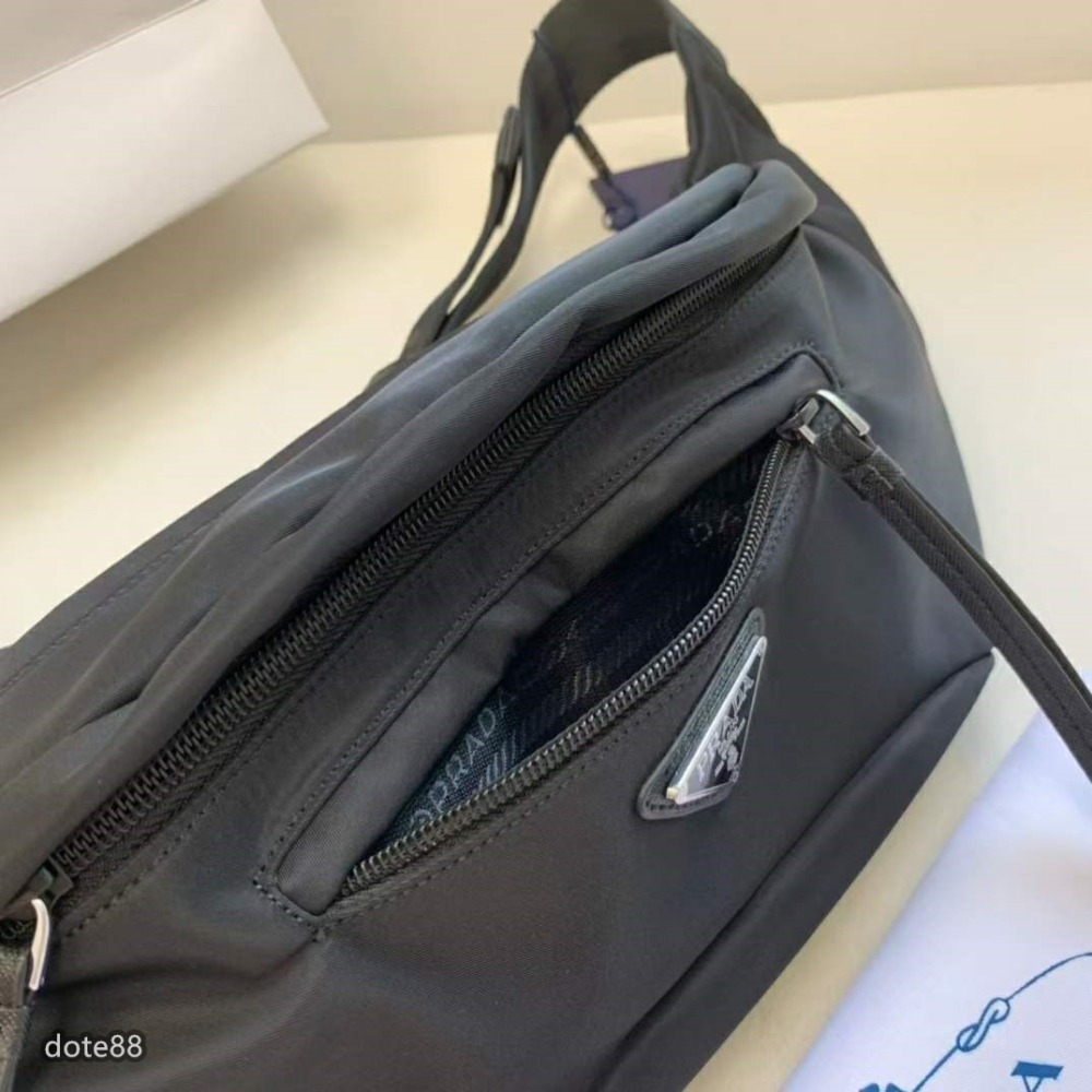 普拉達Prada三角標非常簡單實用腰包街頭風和復古風特別搭大容量-細節圖3