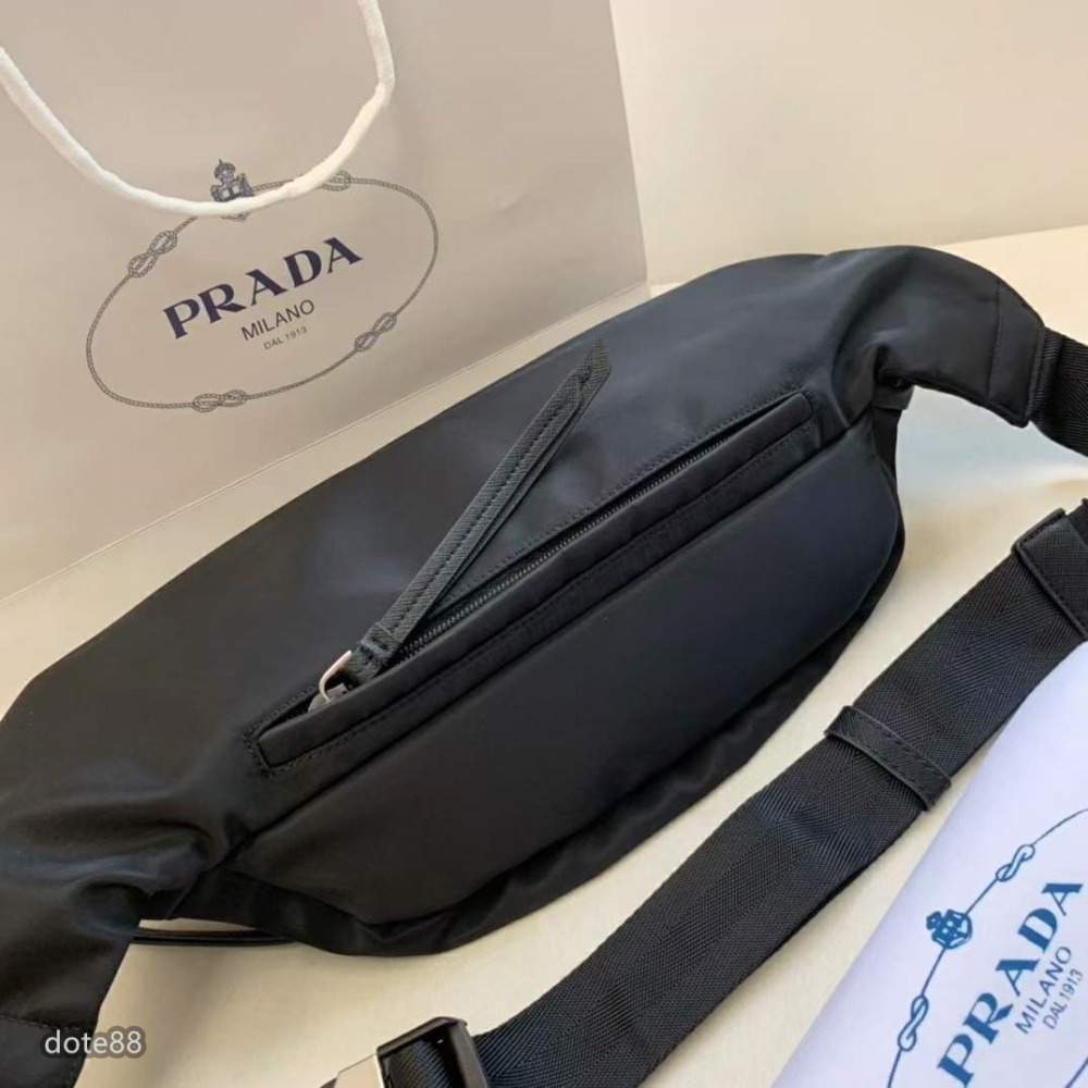普拉達Prada三角標非常簡單實用腰包街頭風和復古風特別搭大容量-細節圖4
