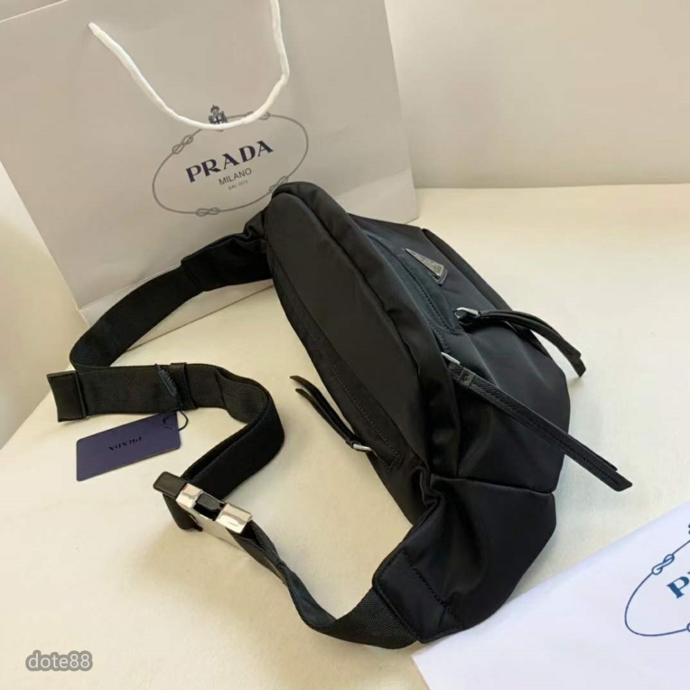 普拉達Prada三角標非常簡單實用腰包街頭風和復古風特別搭大容量-細節圖8