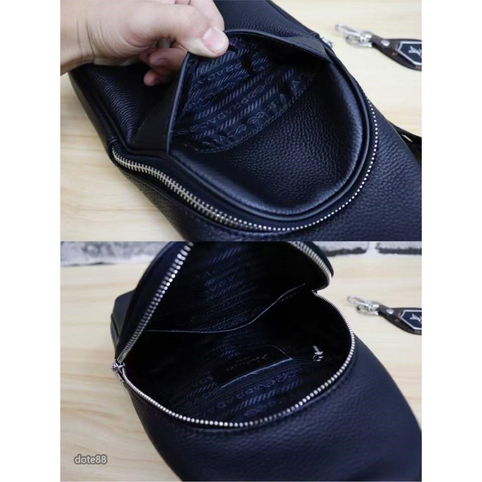 普拉達Prada三角標男士男士胸前包時尚耐用經久耐磨手感舒適大容量可裝手機充電寶-細節圖9