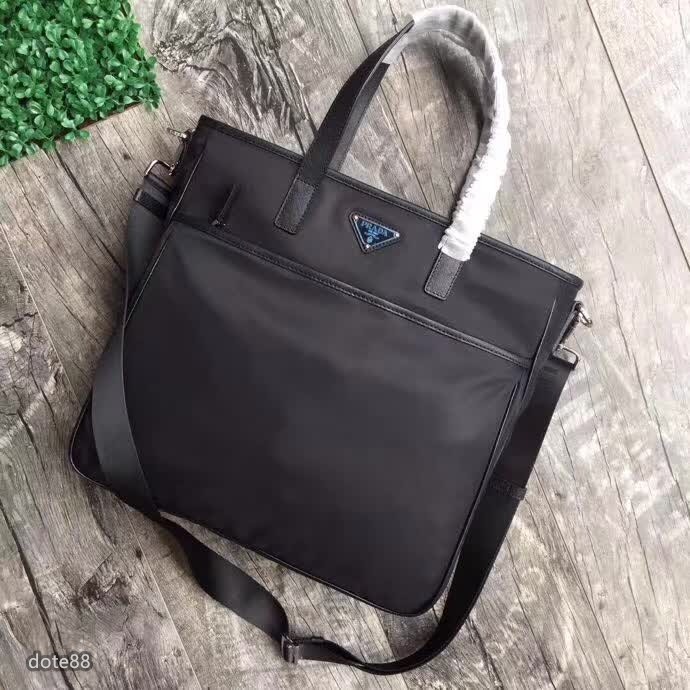 普拉達Prada三角標降落傘面料公事包牛皮進口五金配件細節做工精緻完美演繹成熟男士的一面-細節圖2