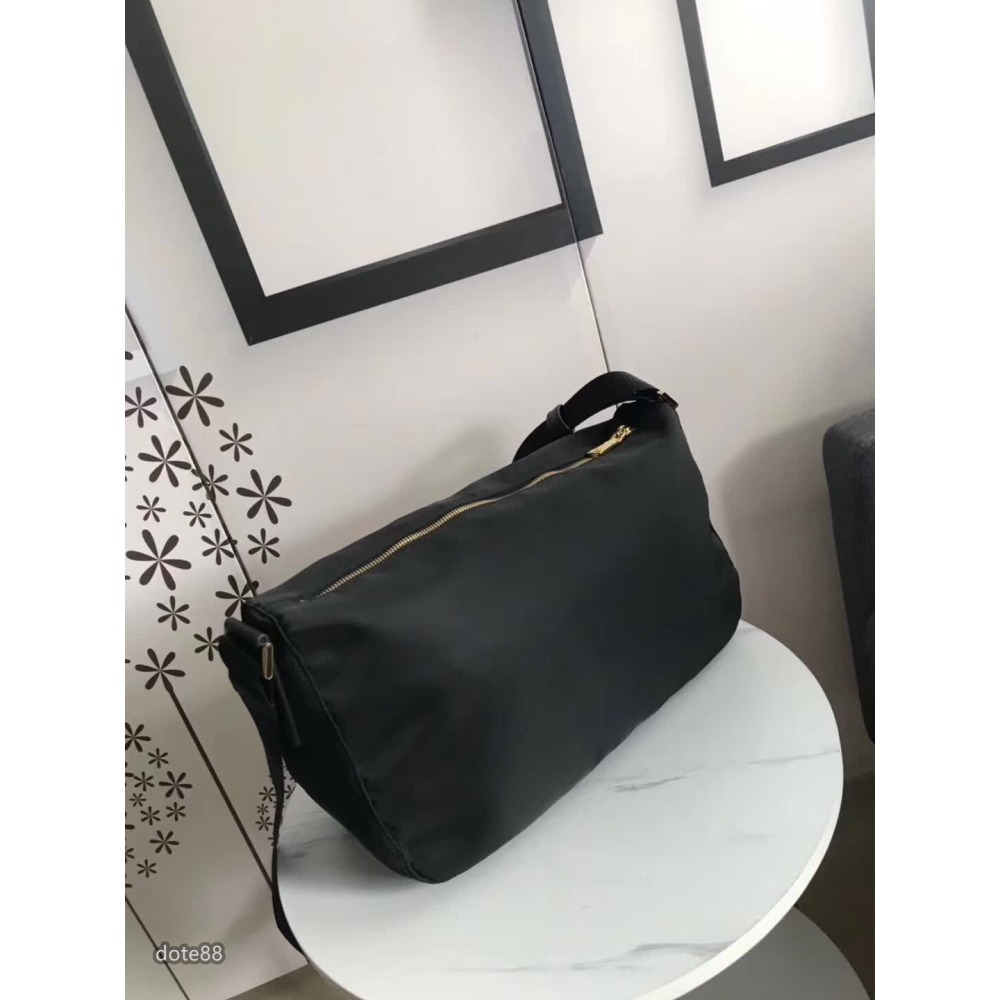 普拉達Prada三角標降落傘面休閒包牛皮細節做工精緻完美演繹成熟男士的一面休閒 運動 逛街   生日禮物 單肩包-細節圖4