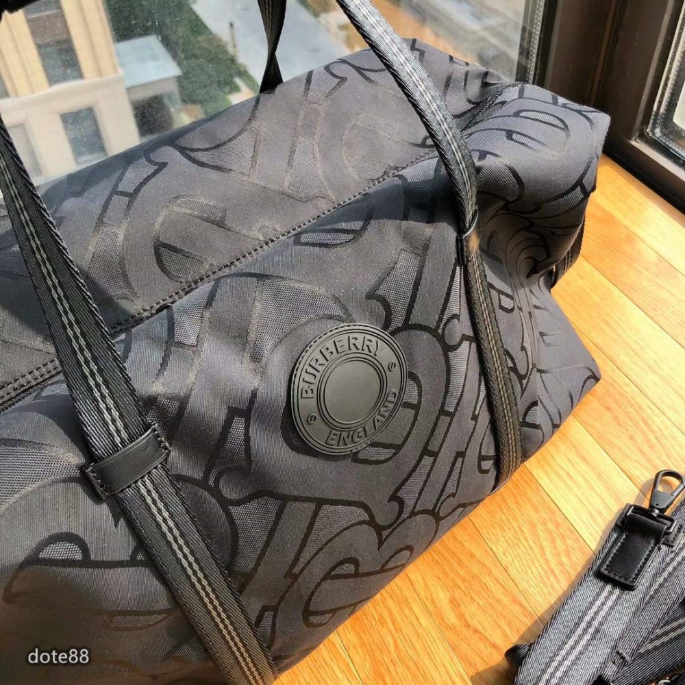 Burberry巴寶莉遠足旅行包全新TB提花系列旅行袋旅行季必備的時尚單品日常健身瑜伽或者運動可以當儲物包-細節圖3