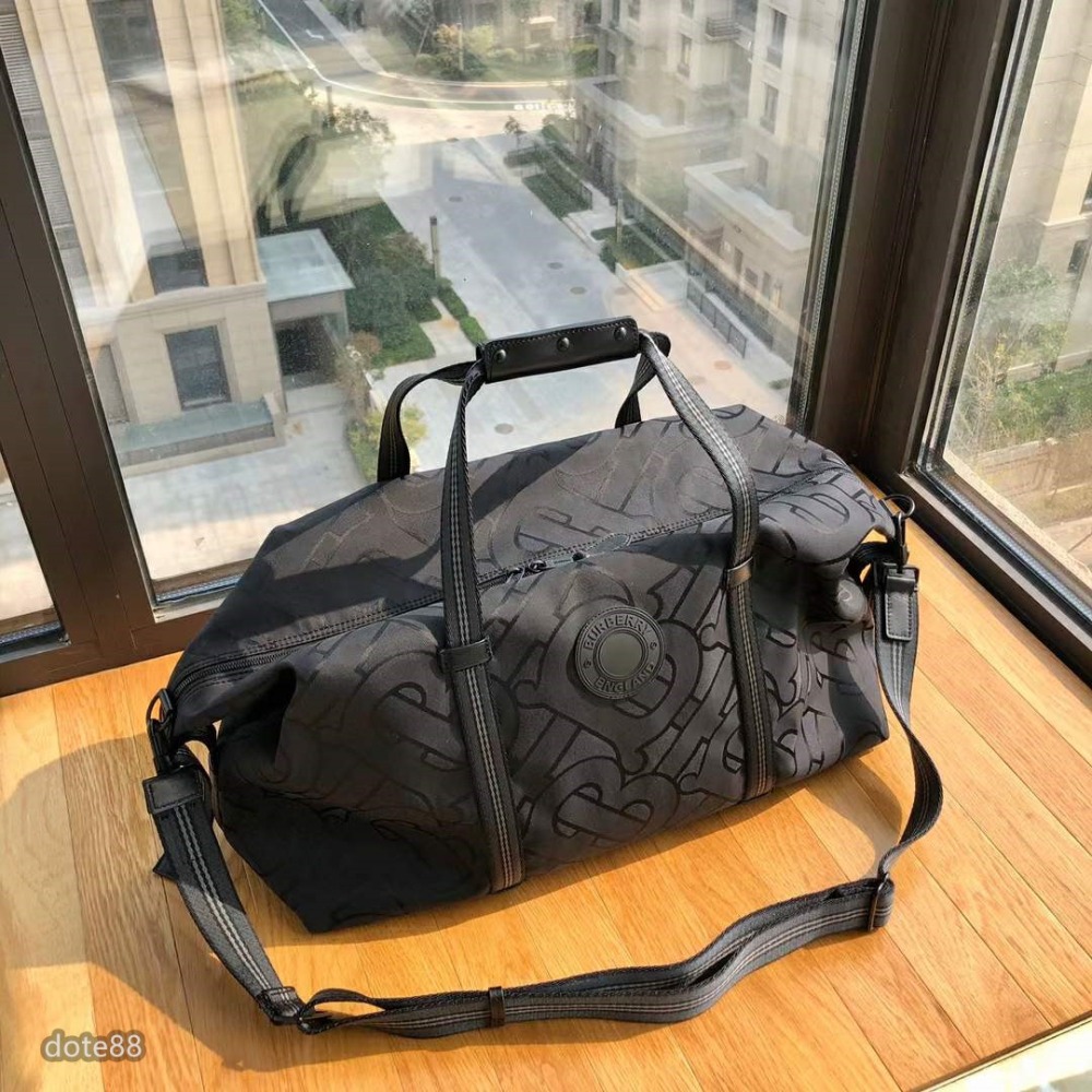 Burberry巴寶莉遠足旅行包全新TB提花系列旅行袋旅行季必備的時尚單品日常健身瑜伽或者運動可以當儲物包-細節圖5